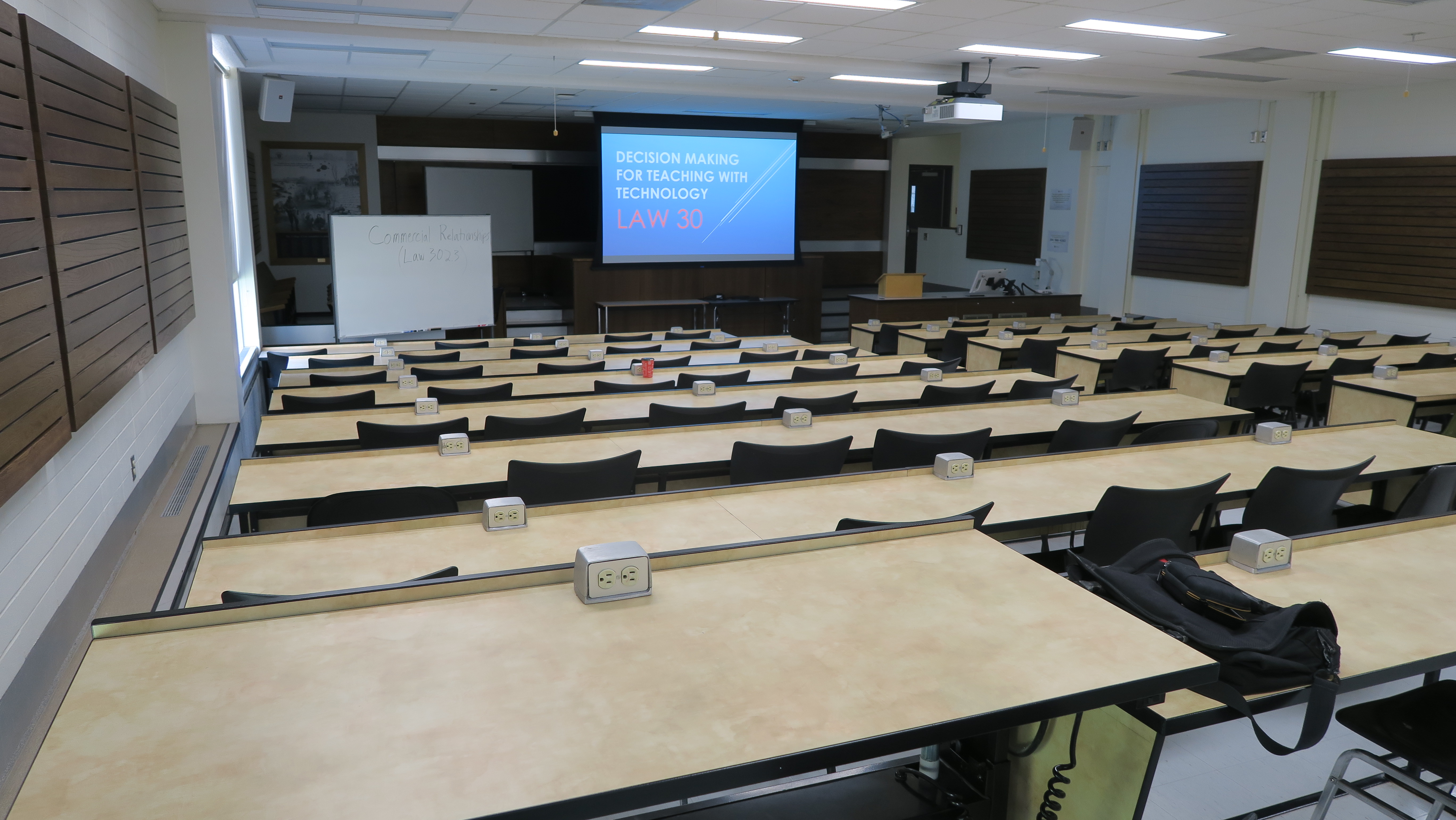 classroom-seating-screen-front